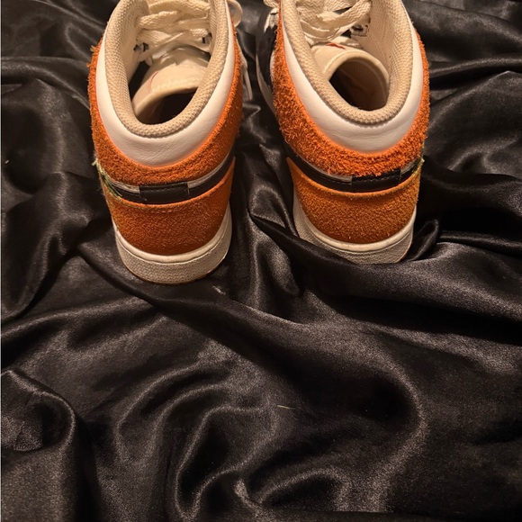 Nike/ Jordan Floral Embroidered High-Top Sneakers - Picture 3 of 3